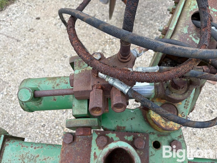 john-deere-2700-image-11