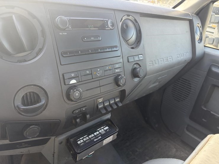 2014-ford-f350-sd-image-15