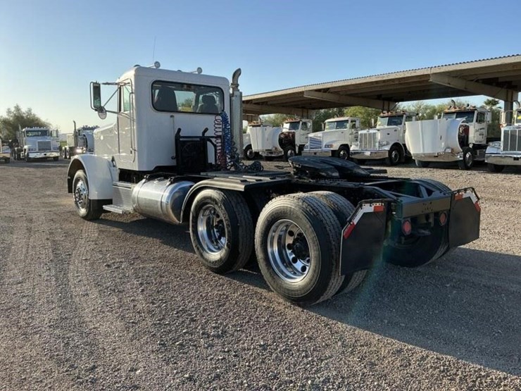 1997-peterbilt-379-image-6