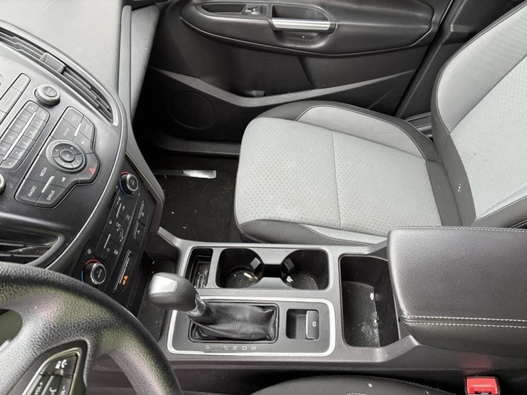 2017-ford-escape-image-19
