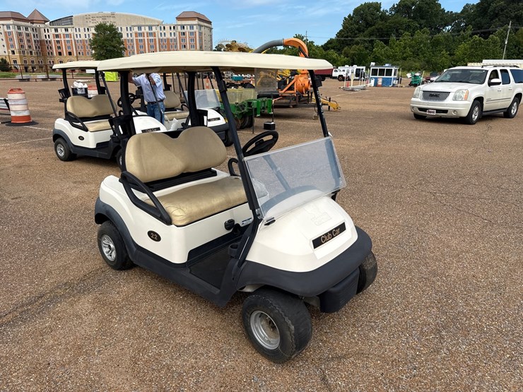 #9457-•-2021-club-car-precedent-w/charger-image-3