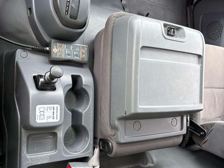 2019-isuzu-ftr-image-40