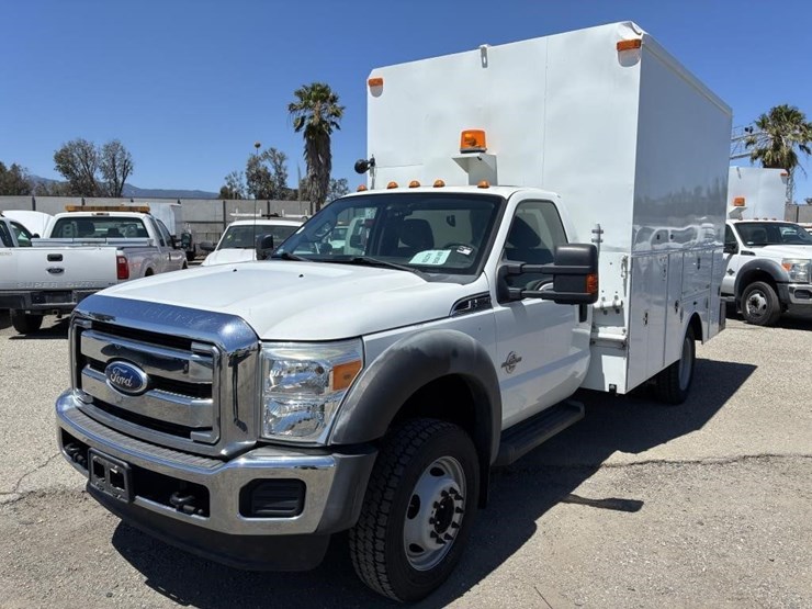 2011-ford-f550-image-1