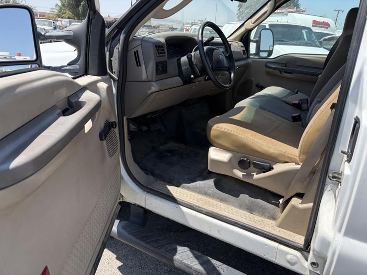 2004-ford-f350-image-12