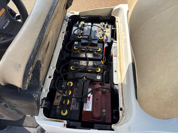 #9453-•-2021-club-car-precedent-w/charger-image-10