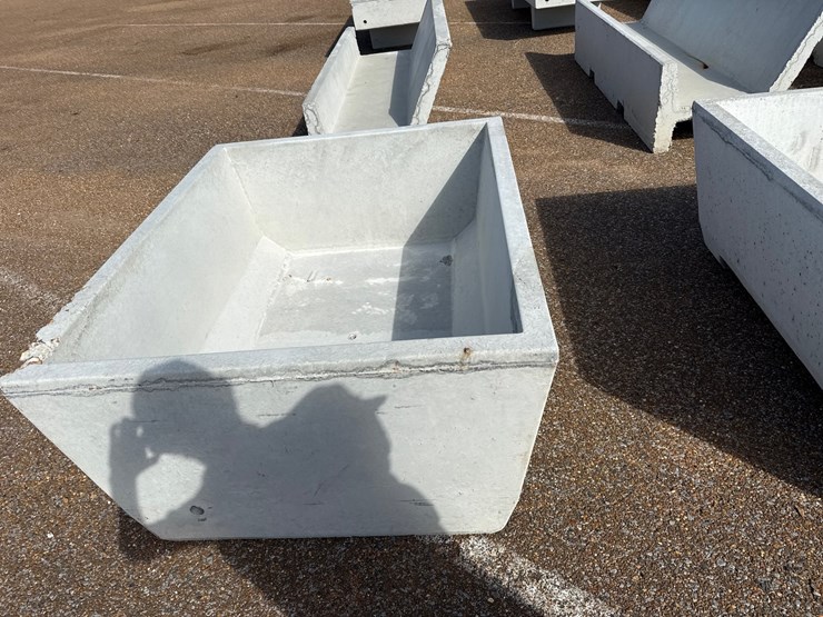 #9473-•-4x5-conrete-feed-trough-image-2