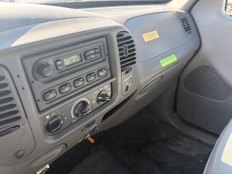 2000-ford-f150-xl-image-18