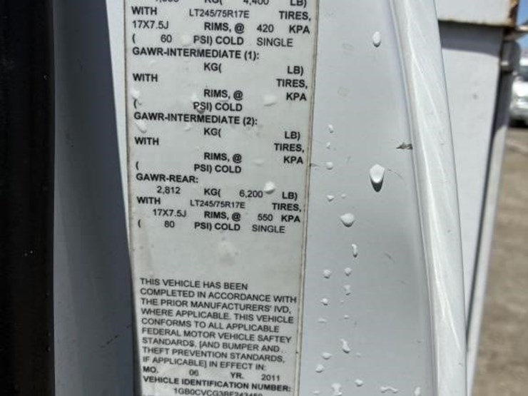 2011-chevrolet-silverado-2500-image-21