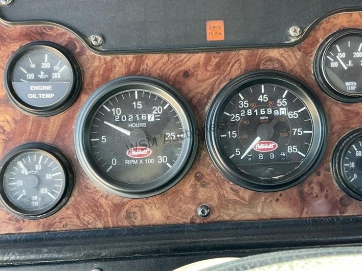 2004-peterbilt-378-image-19
