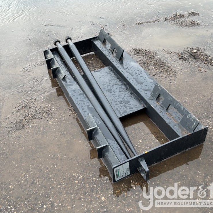 Unused JCT Bale Spear to suit Skidsteer