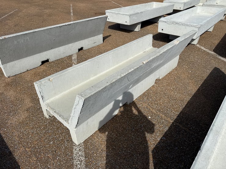 #9480-•-8ft-concrete-"j"-feed-trough-image-2