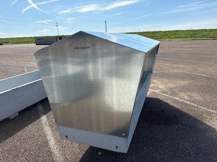 #9469-•-3x10-concrete-feed-trough-w/cover-image-5
