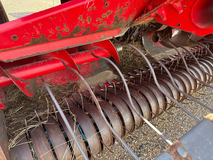 massey-ferguson-1840-image-10