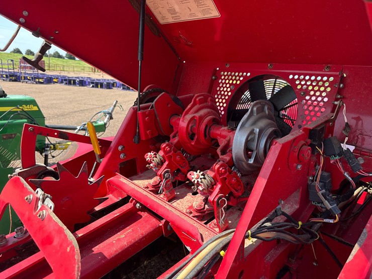 massey-ferguson-1840-image-18