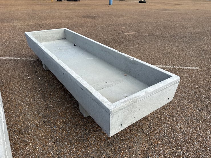 #9489-•-3x10-concrete-feed-trough-image-4