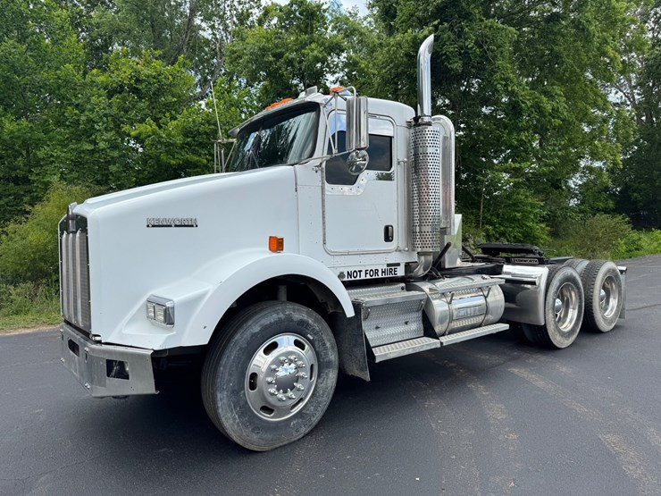 2007-kenworth-t800-image-1