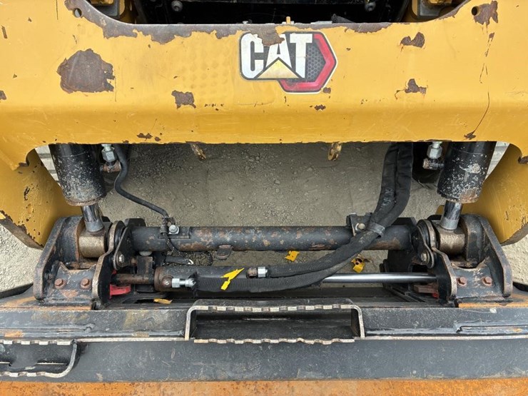 2019-caterpillar-259d3-image-8