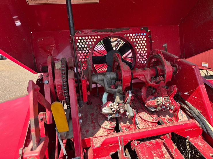 massey-ferguson-1840-image-15