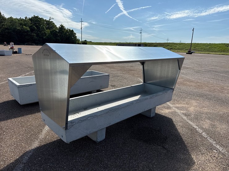 #9469-•-3x10-concrete-feed-trough-w/cover-image-4