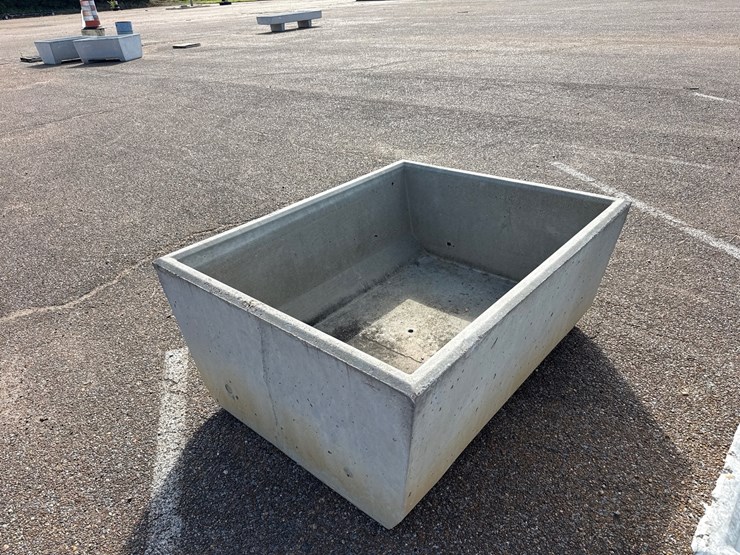 #9478-•-4x5-conrete-feed-trough-image-3