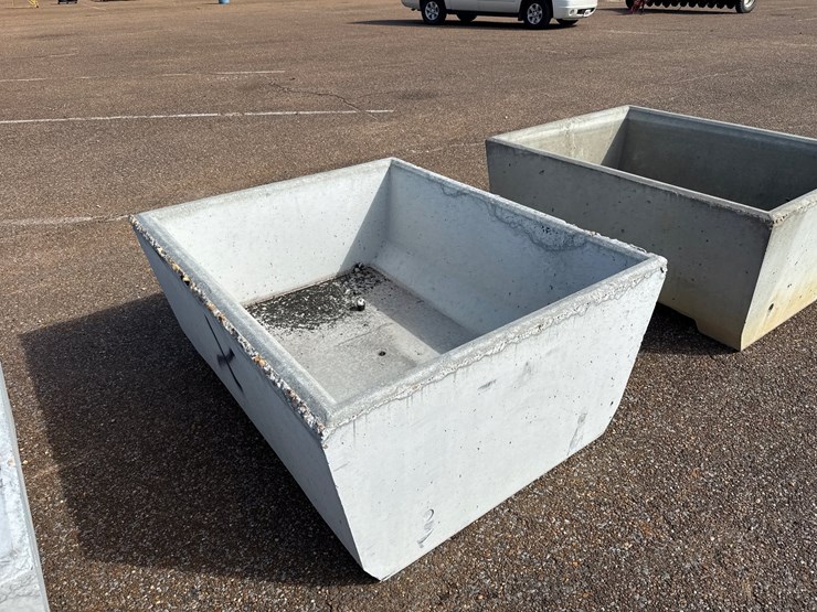 #9477-•-4x5-conrete-feed-trough-image-2