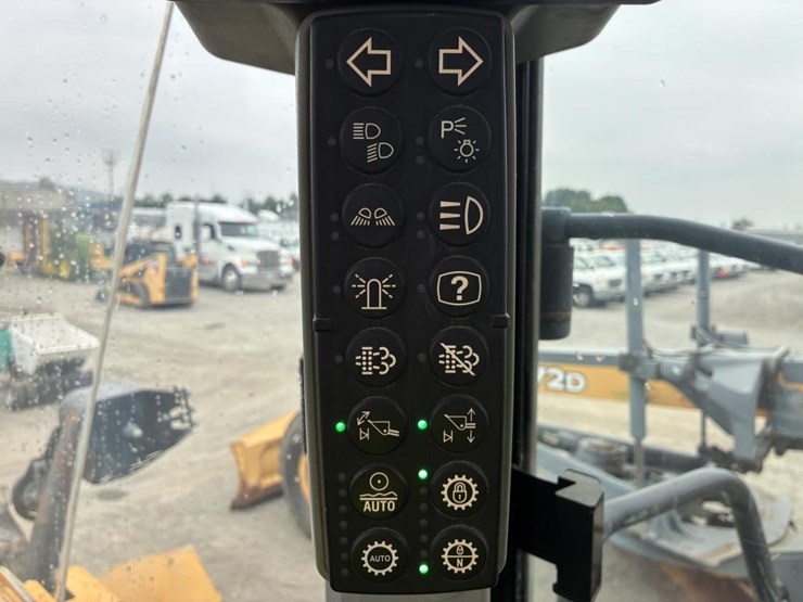 2016-caterpillar-950m-image-30