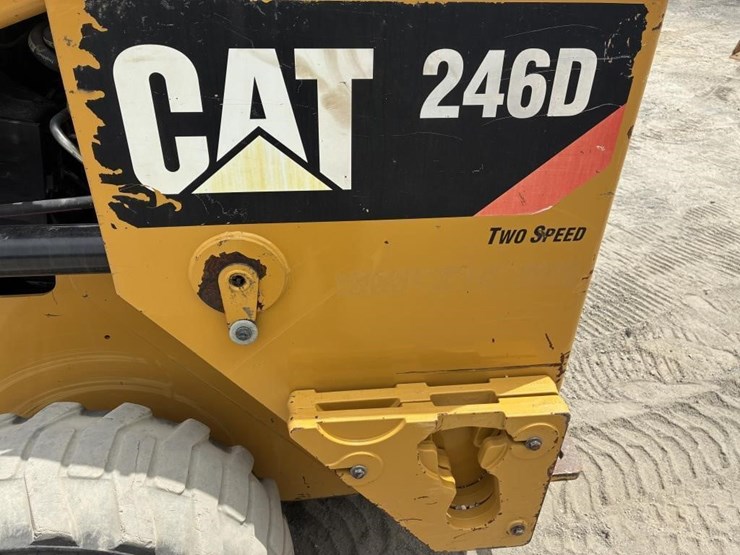 2014-caterpillar-246d-image-13