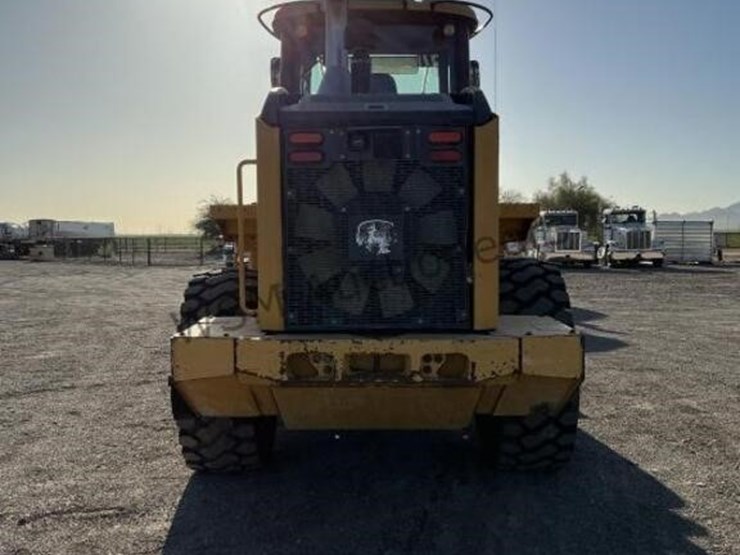 2017-deere-624k-image-6