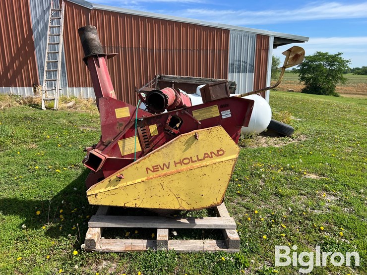 new-holland-707-image-6