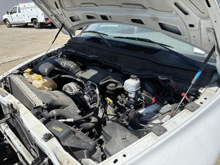 2005-dodge-2500-image-7