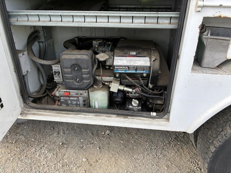 2008-ford-f550-image-15