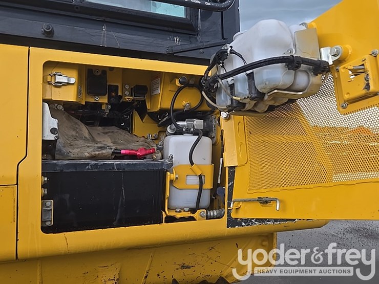 2021-komatsu-d39px-24-image-25