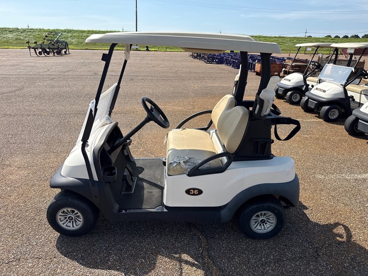#9453-•-2021-club-car-precedent-w/charger-image-1