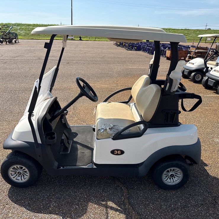 #9453 • 2021 Club Car Precedent w/charger