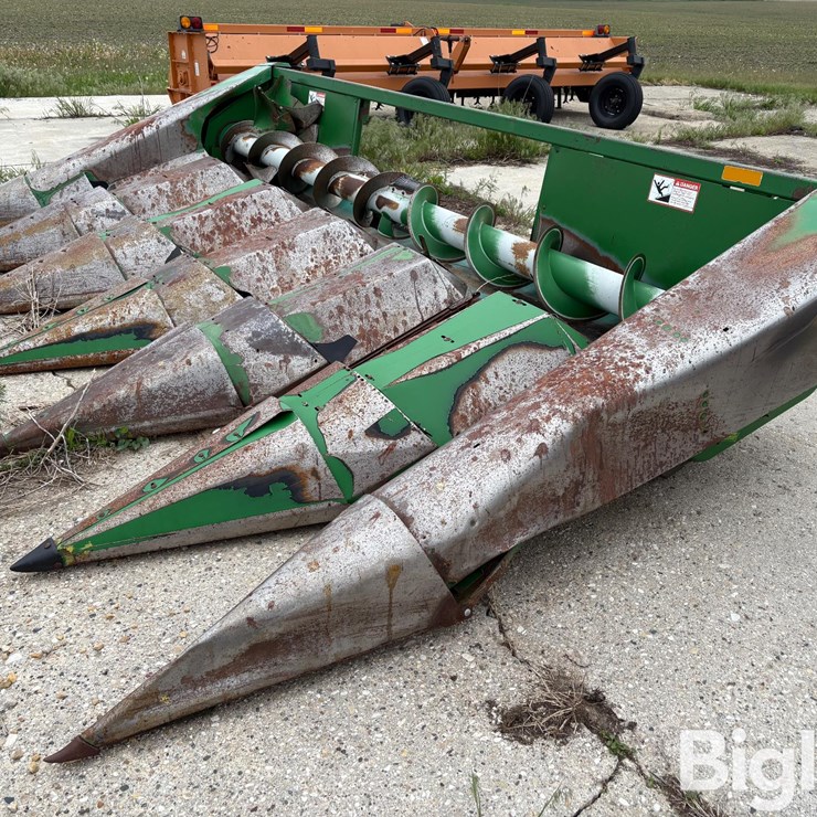 JOHN DEERE 643