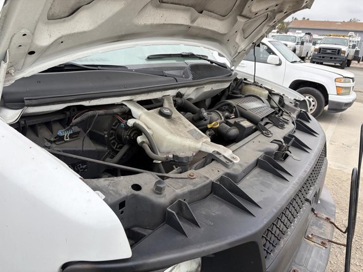 2014-chevrolet-express-3500-image-8