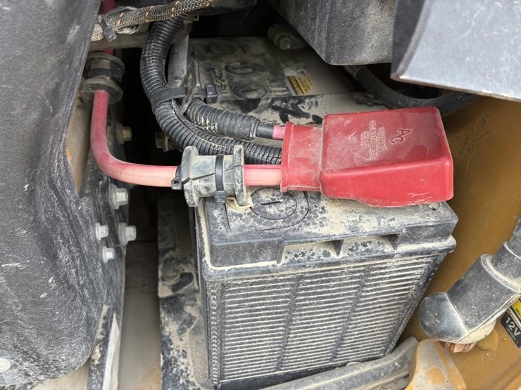 2016-caterpillar-272d2-image-29