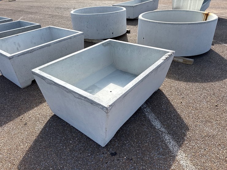 #9473-•-4x5-conrete-feed-trough-image-4