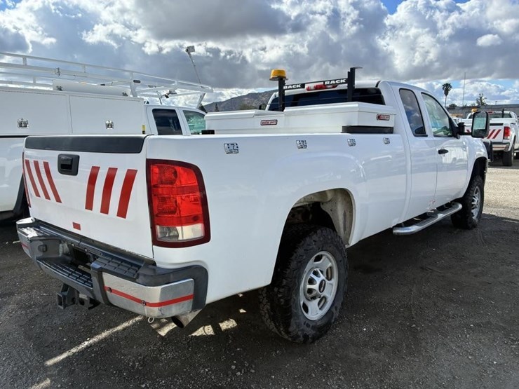 2012-gmc-sierra-2500-image-3