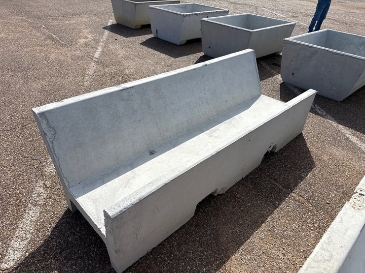 #9481-•-8ft-concrete-"j"-feed-trough-image-3