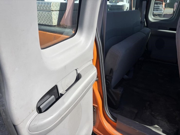 2000-ford-f150-xl-image-12