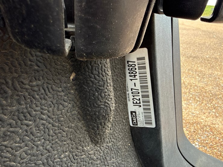 #9457-•-2021-club-car-precedent-w/charger-image-10