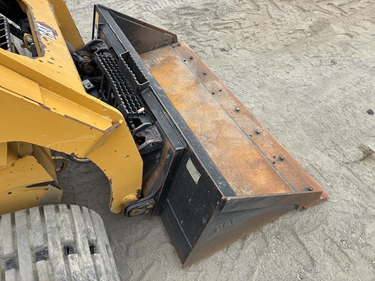 2020-caterpillar-259d3-image-10