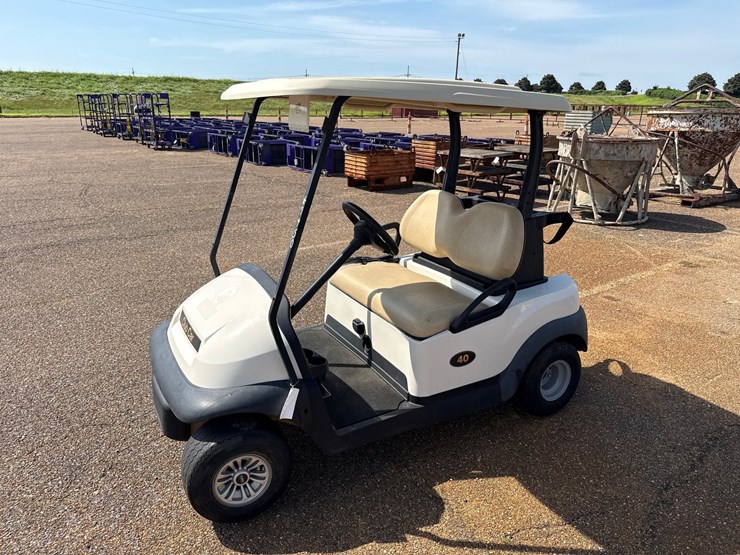 #9450-•-2021-club-car-precedent-w/charger-image-2