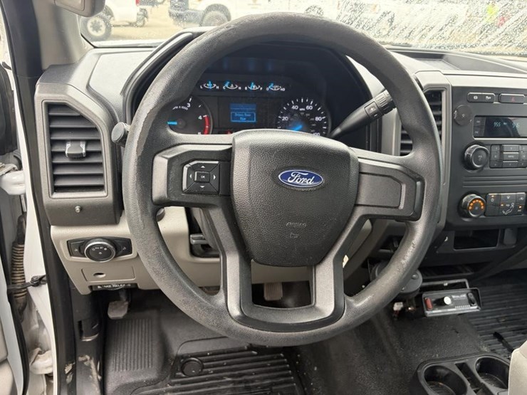 2017-ford-f350-xl-image-16