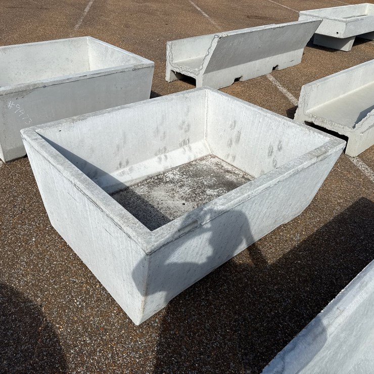 #9474 • 4x5 conrete feed trough