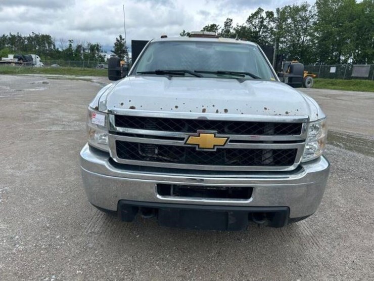 2012-chevrolet-silverado-3500hd-image-2