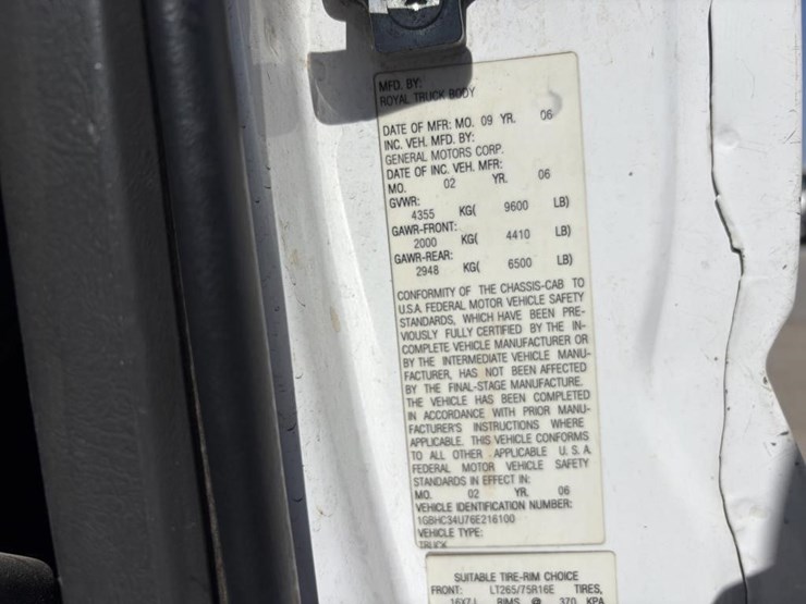 2006-chevrolet-3500-image-19