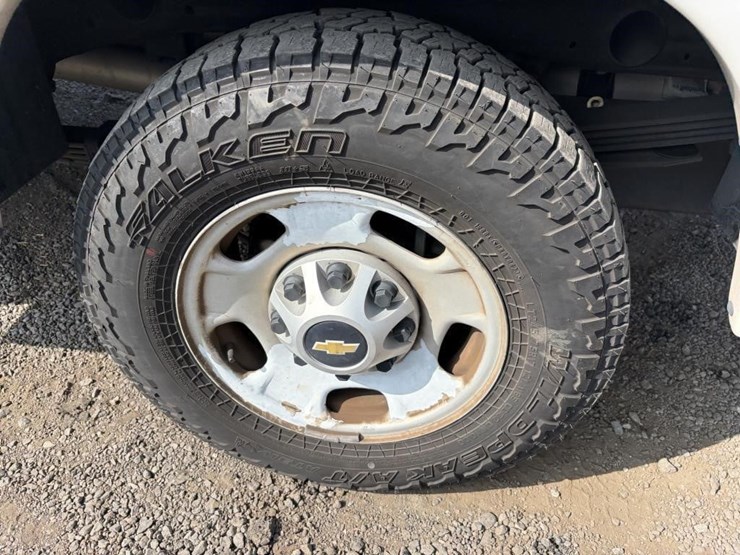 2011-chevrolet-silverado-2500-image-5