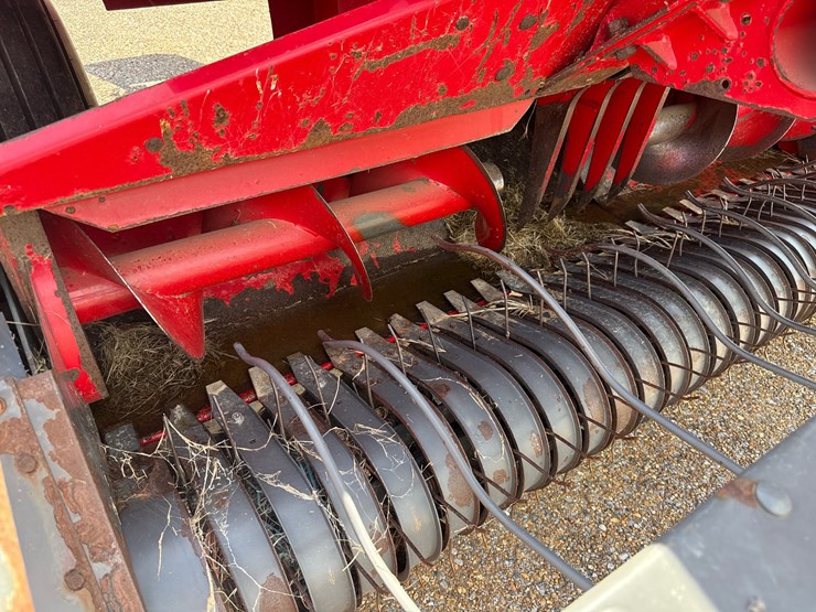 massey-ferguson-1840-image-11